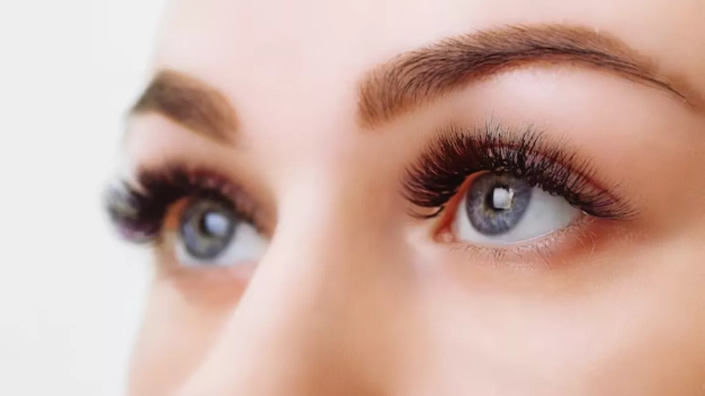 Eyelash Growth Tips